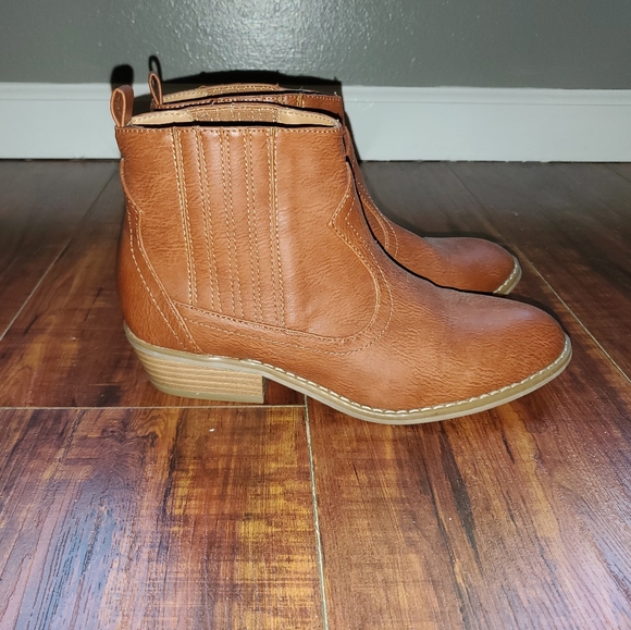 Universal Thread faux leather ankle boots - Picture 3 of 7